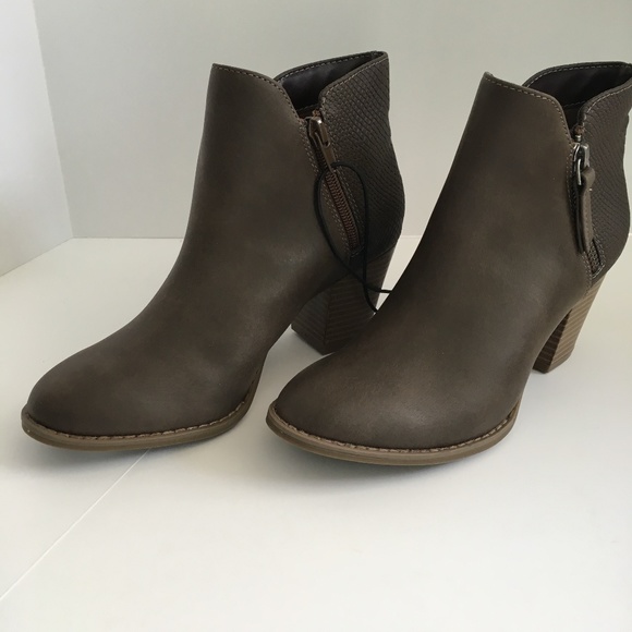 A.N.A. Palo Shoes - A.N.A. Palo Women’s Booties, Size 6.5M, Taupe, NWT